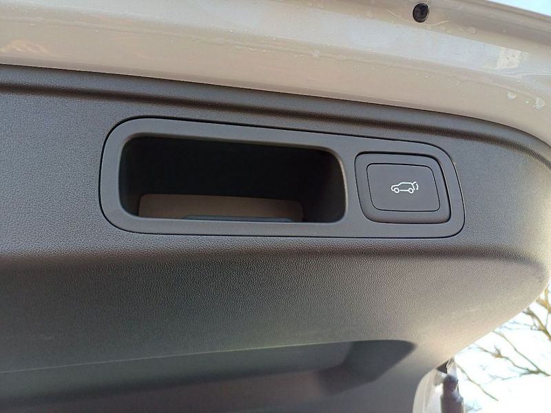 MG HS PHEV 1.5T EXCLUSIVE AT - fotka 10 z 22