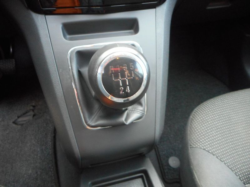 Opel Zafira (2012) 1,8-VYHŘ.SED.-TAŽNÉ-TEMPOMAT - fotka 16 z 20