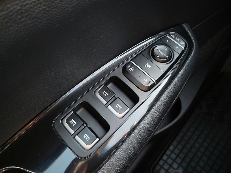 Kia Optima 1.7 CRDi 16V 104kW EXCLUSIVE - fotka 20 z 44