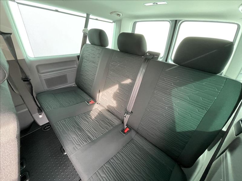 Volkswagen Caravelle 2,0 TDI 4MOT DSG Comfortline - fotka 17 z 23