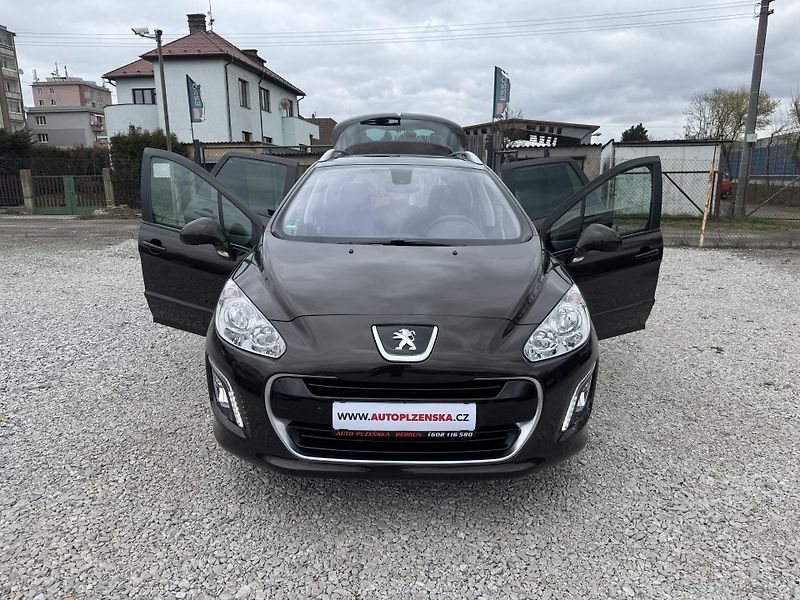 Peugeot 308 1.6-16V,SW,rezervace - fotka 13 z 54