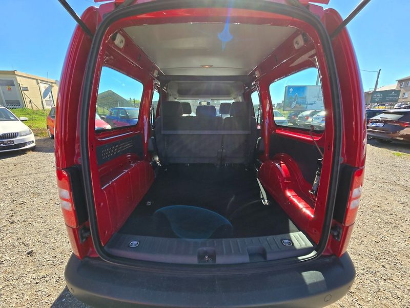 Volkswagen Caddy (2014) 1.6 TDi 75KW klima tažné - fotka 15 z 19