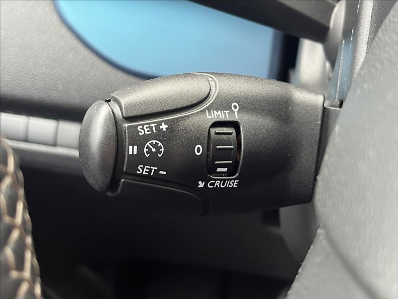 Peugeot Traveller 2,0 BlueHDI  Active - fotka 14 z 27