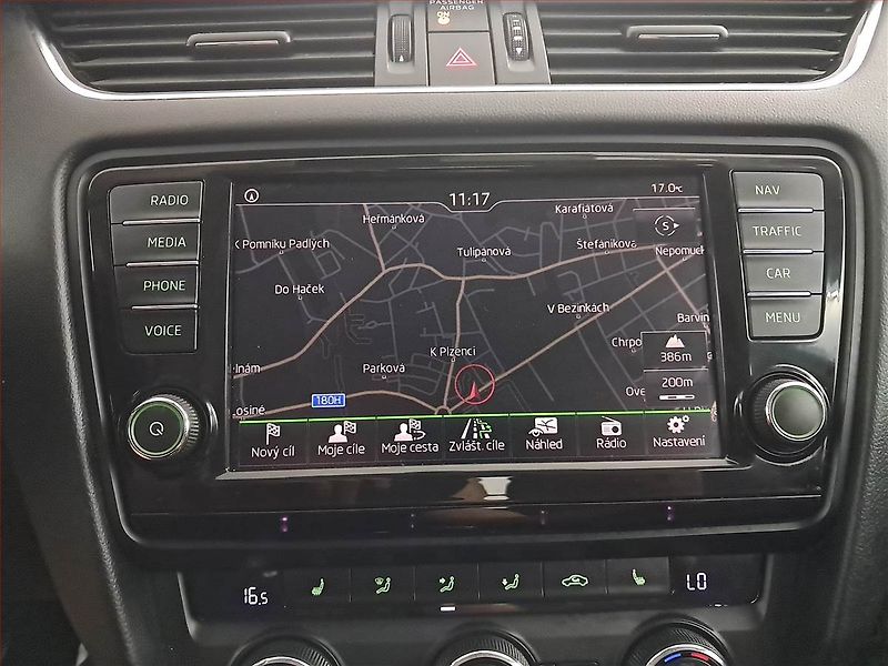 Škoda Octavia (2016) 1.4 TSI, Navi, Bi-Xenony - fotka 13 z 20
