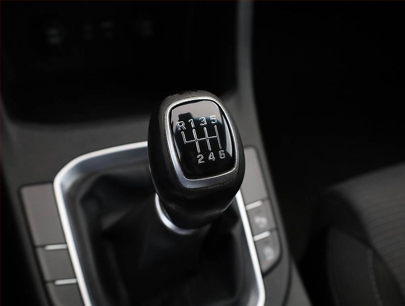 Hyundai i30 (2017) 1.6 CRDi, Tempomat - fotka 12 z 17