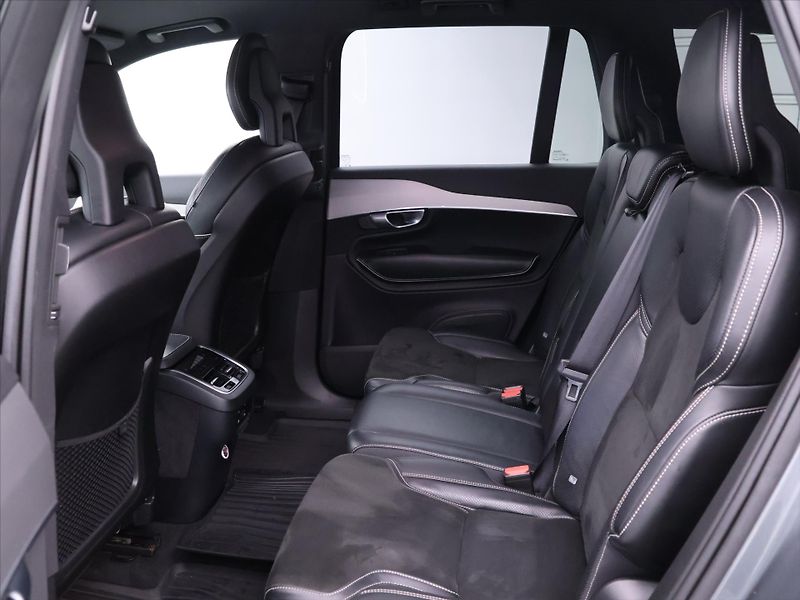 Volvo XC90 2,0 D5 Aut. AWD CZ R-Design - fotka 14 z 36