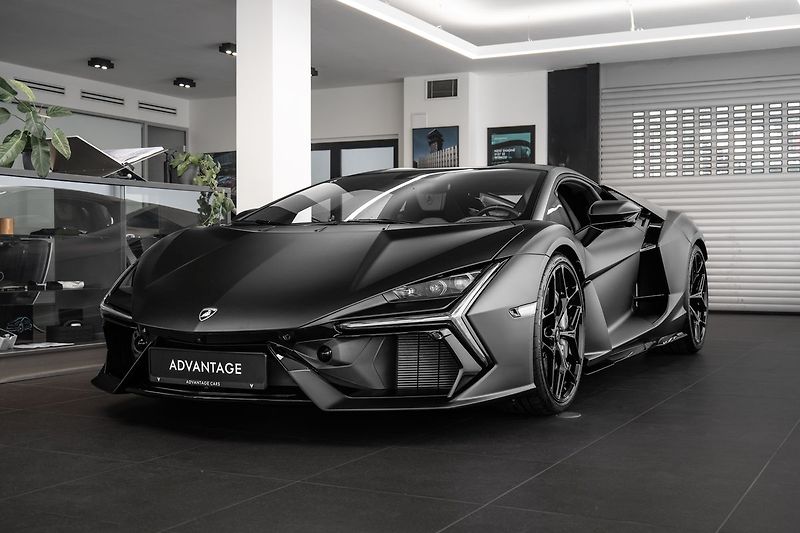 Lamborghini Revuelto - fotografie inzerátu