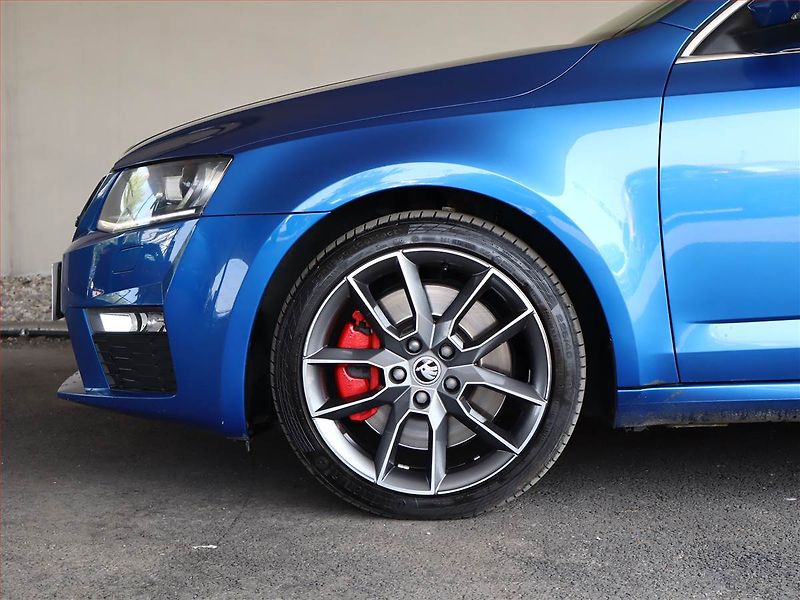Škoda Octavia (2013) 2.0 TDI, Serv.kniha, Bi-Xenony - fotka 12 z 16