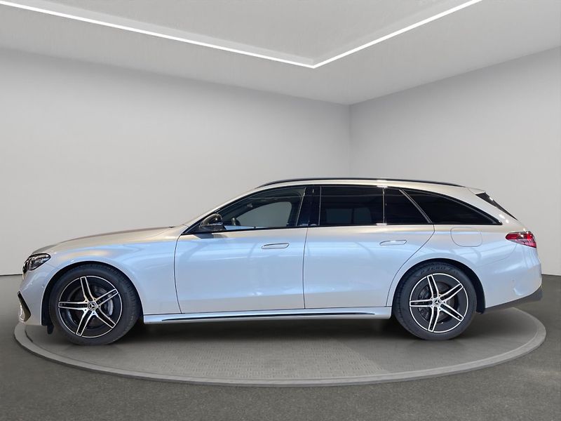 Mercedes-Benz Třídy E (2024) E 300 de 4MATIC kombi - fotka 4 z 21