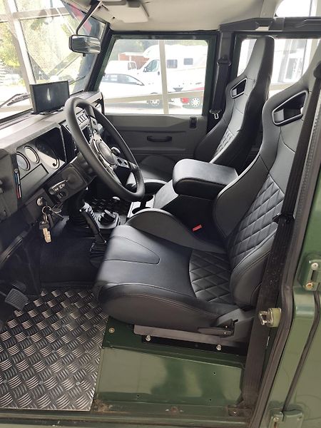 Land Rover Defender (2001) 110 TD5 9S - fotka 10 z 13