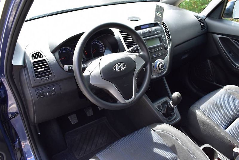 Hyundai ix20 1,4 16V 1.MAJ,AC,SERVIS AKCE - fotka 8 z 16