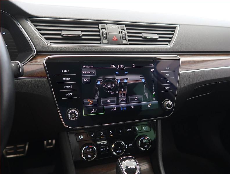 Škoda Superb (2022) Scout 2.0 TSI - fotka 19 z 32
