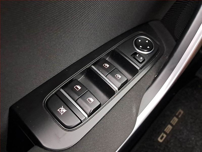 Kia Ceed (2023) Spin 1.0 T-GDI, SPIN, DPH - fotka 17 z 18