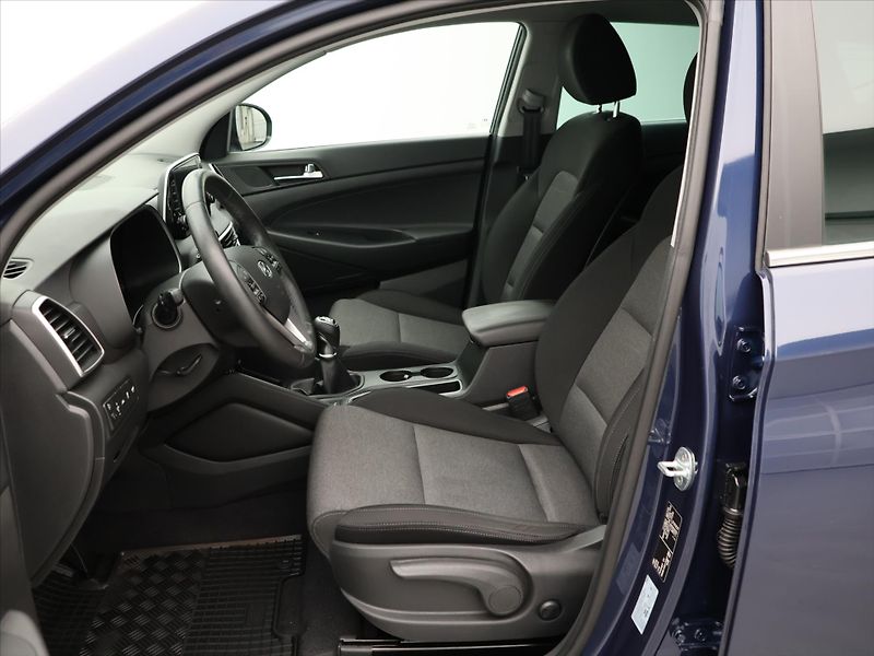 Hyundai Tucson 1,6 CRDI 100 kW CZ 1.Maj. - fotka 12 z 30