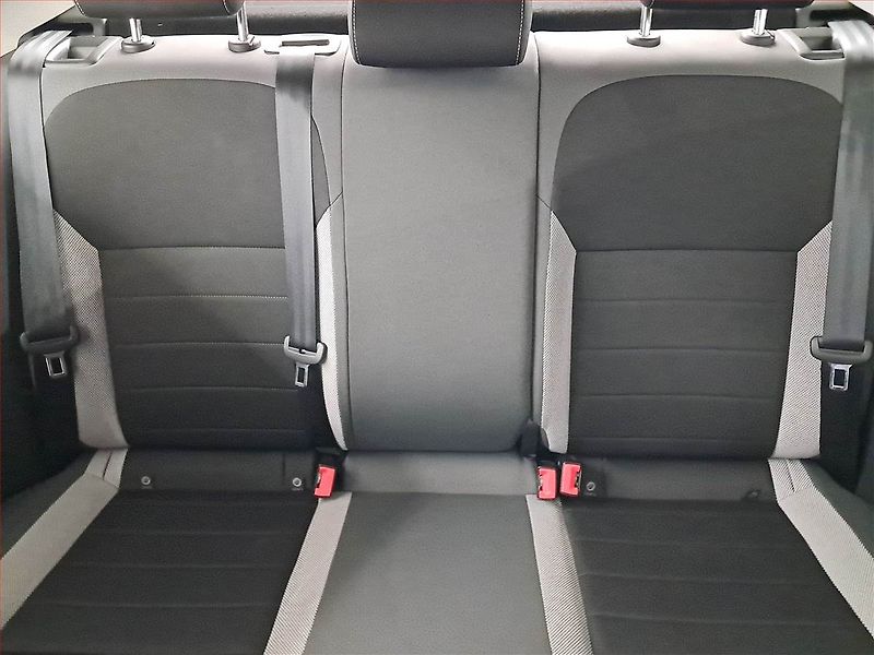 Škoda Rapid (2019) 1.0 TSI, Park. senzory - fotka 10 z 17