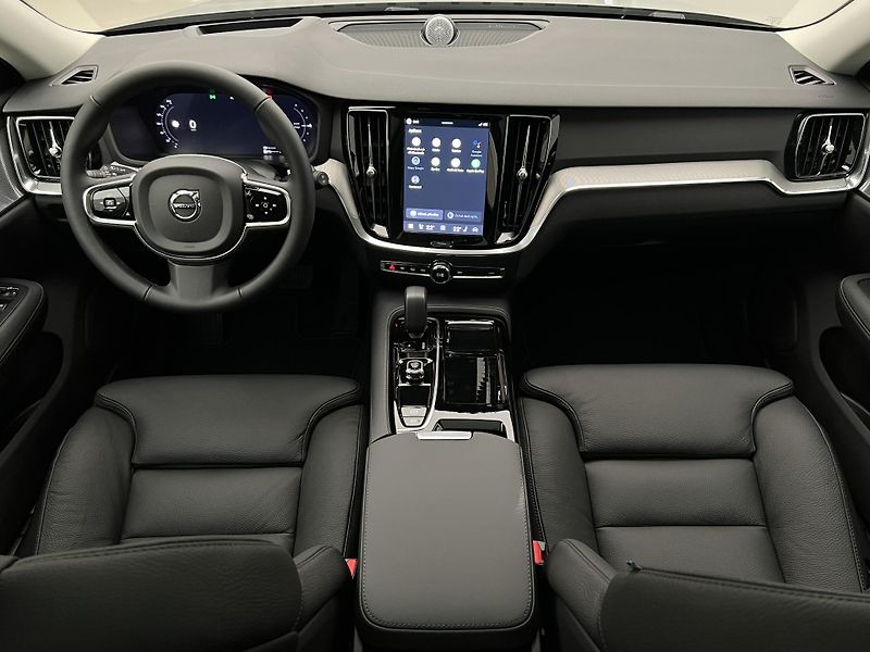 Volvo V60 (2026) T8 BRIGHT PLUS AUT - fotka 2 z 45