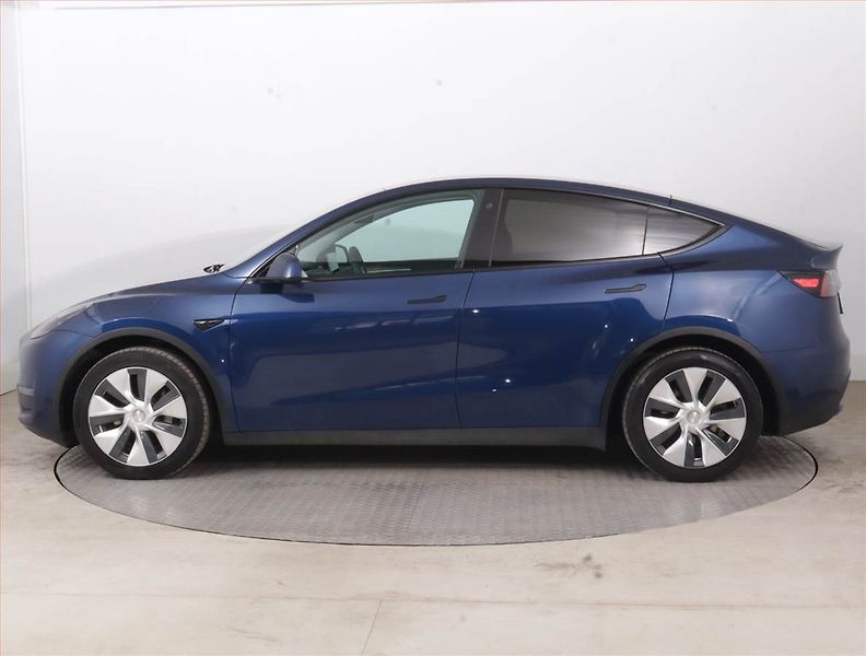 Tesla Model Y (2022) Long Range AWD 79kWh, SoH 91% - fotka 3 z 21