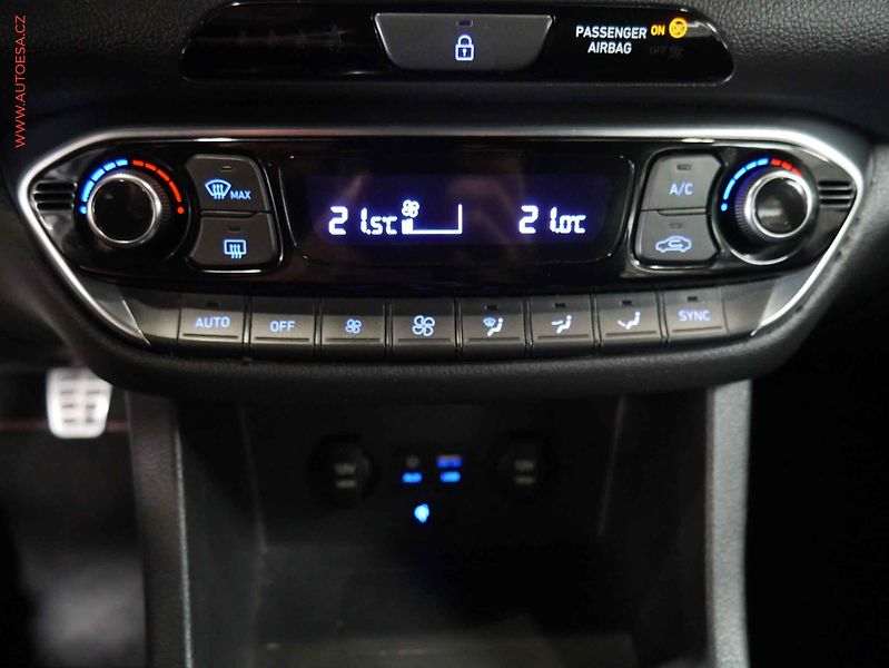 Hyundai i30 (2018) 2.0T-GDi, 1.maj, LED, navi - fotka 15 z 20