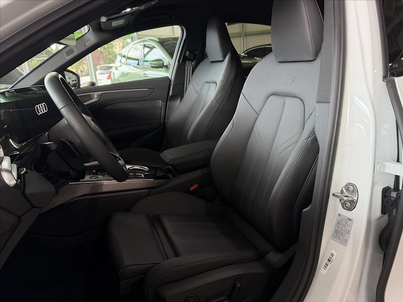 Audi A6 3,0 3,0 V6 TFSI QUATTRO S-line - fotka 23 z 41