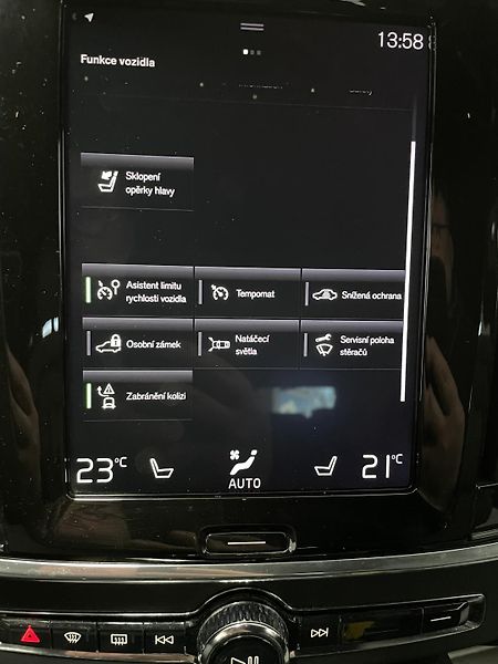 Volvo V90 2.0 D4 MOMENTUM SERVISKA - fotka 25 z 29