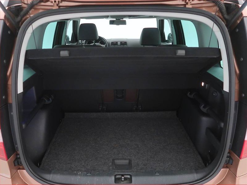 Škoda Yeti (2014) Laurin&Klement 2.0 TDI, 4X4 - fotka 14 z 18