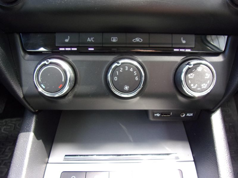 Škoda Octavia 1.6TDi81kW DPH ČR 1.MAJ. 2xKOL - fotka 11 z 23