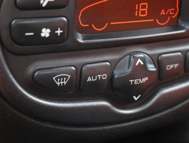Peugeot 206 (2000) 2.0 16V, nová STK, Tažné - fotka 16 z 16
