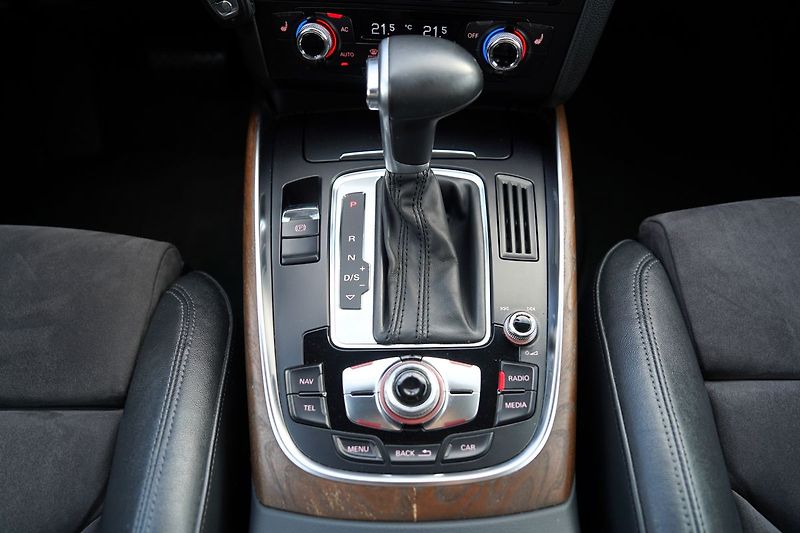 Audi Q5 2.0 TDI/Quattro/DSG/kůže/180PS - fotka 36 z 48