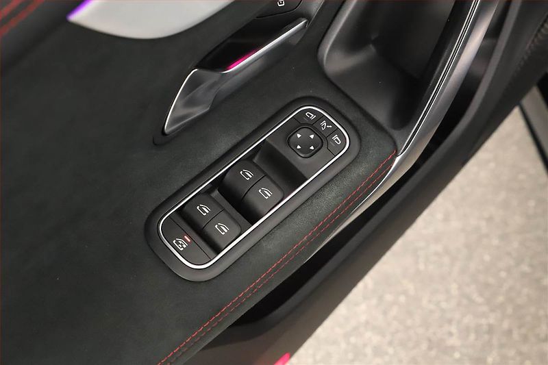 Mercedes-Benz CLA (2023) AMG Paket 250 e - fotka 25 z 29