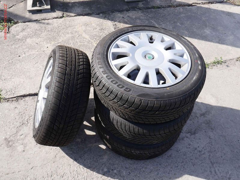 Škoda Superb (2005) 1.9 TDi, ČR, TZ, výhř.sed. - fotka 16 z 16