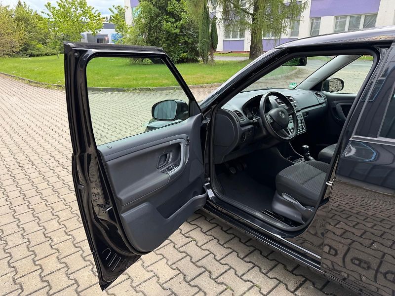 Škoda Fabia 1,2 TSI Ambition / servis.kn. - fotka 9 z 23