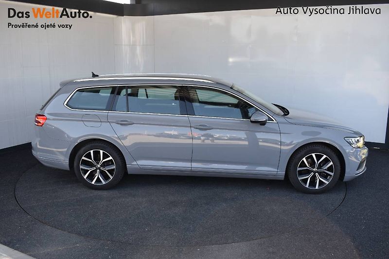 Volkswagen Passat Variant (2023) 1.5TSI 110kW, LED,Manuál - fotka 7 z 23