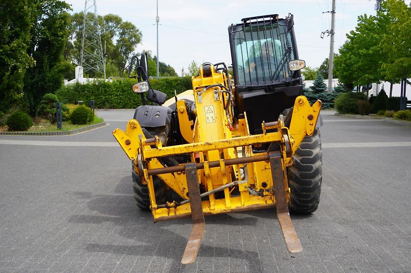 JCB (2019) 540-140 telescopic loader  - fotka 19 z 24