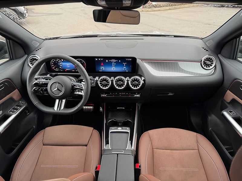 Mercedes-Benz GLA 200 d AMG Style Edition - fotka 16 z 35