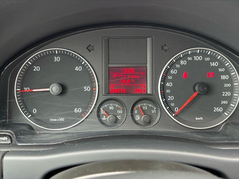 Volkswagen Golf Plus 1,9 TDi 66 kW TRENDLINE - fotka 16 z 23