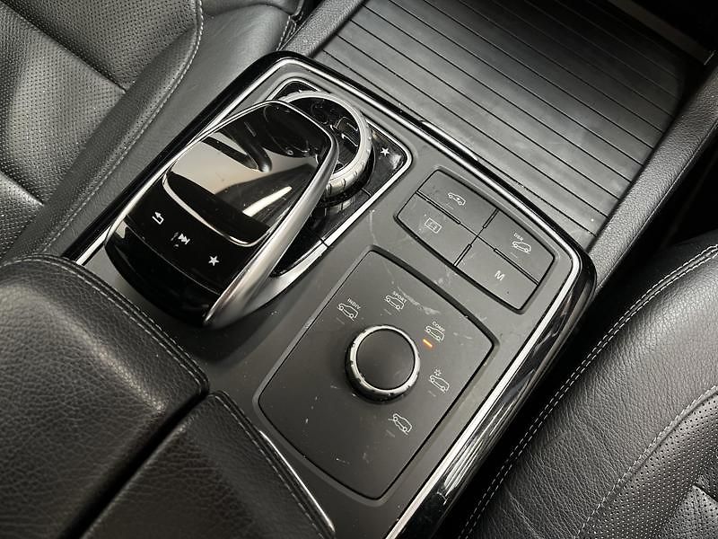 Mercedes-Benz GLS 350d 4MATIC AMG Line - fotka 21 z 25