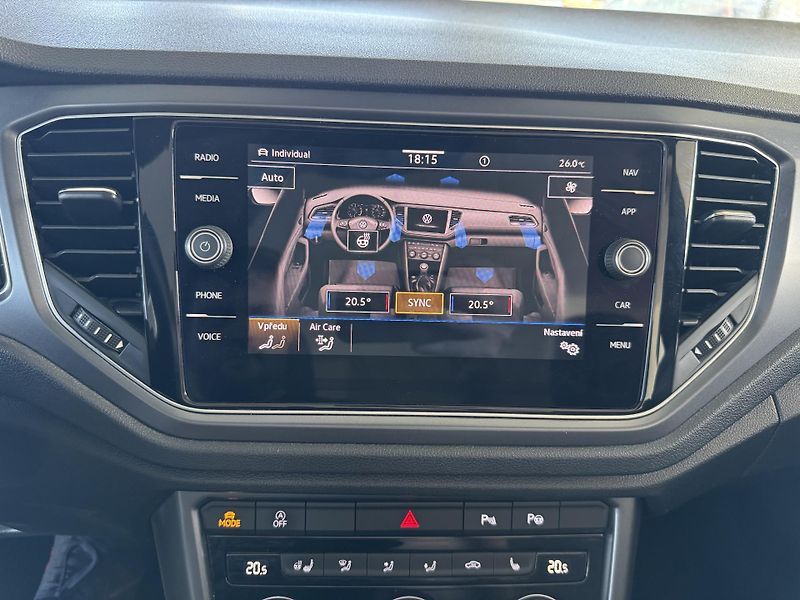 Volkswagen T-Roc (2021) 1,5TSi DSG REZERVACE - fotka 25 z 32
