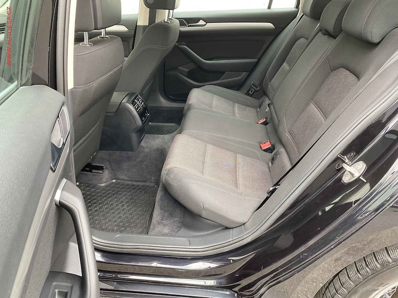 Volkswagen Passat (2015) 2.0 TDi, AC, TZ, park.čidla - fotka 10 z 18