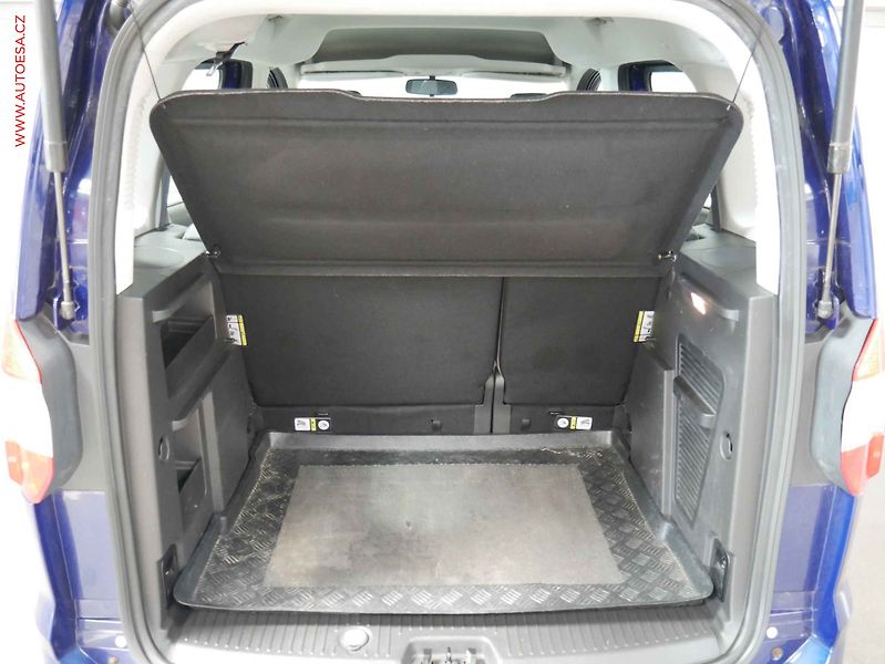 Ford Tourneo Courier (2017) 1.0EB, ČR, AC, TZ - fotka 7 z 17
