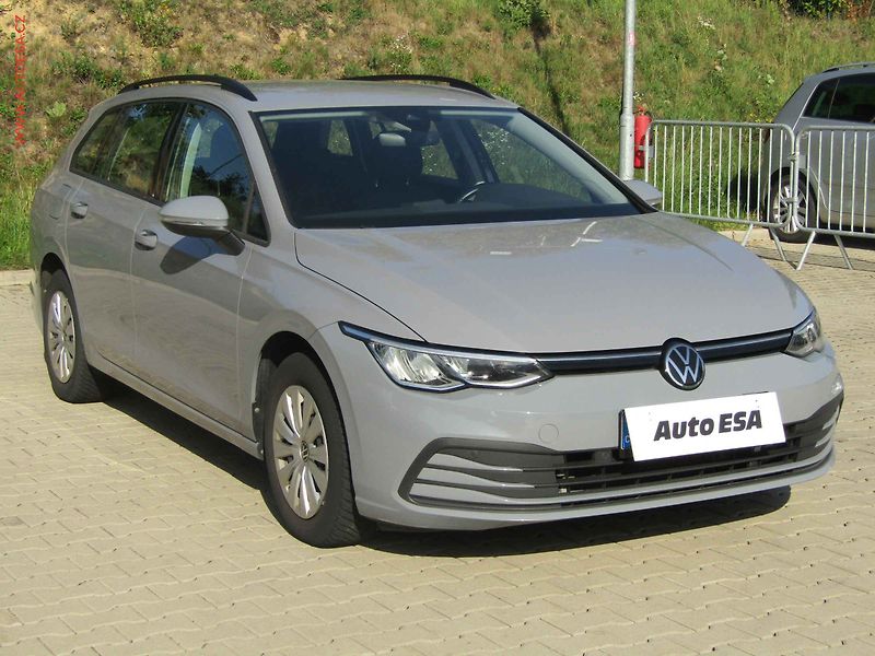 Volkswagen Golf (2021) 1.0TSi, 1.maj, navi, LED - fotografie inzerátu