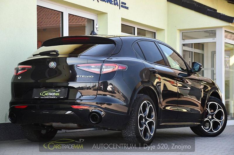 Alfa Romeo Stelvio 2.2D 16V 154kW Veloce AT8-Q4 - fotka 5 z 52