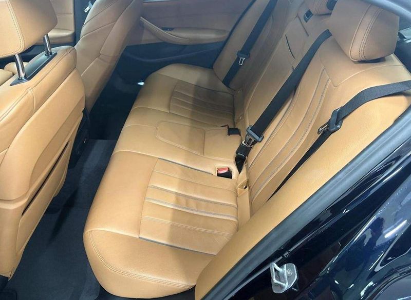 BMW Řada 5 (2019) BMW 530d,M paket, Záruka, DPH - fotka 8 z 10