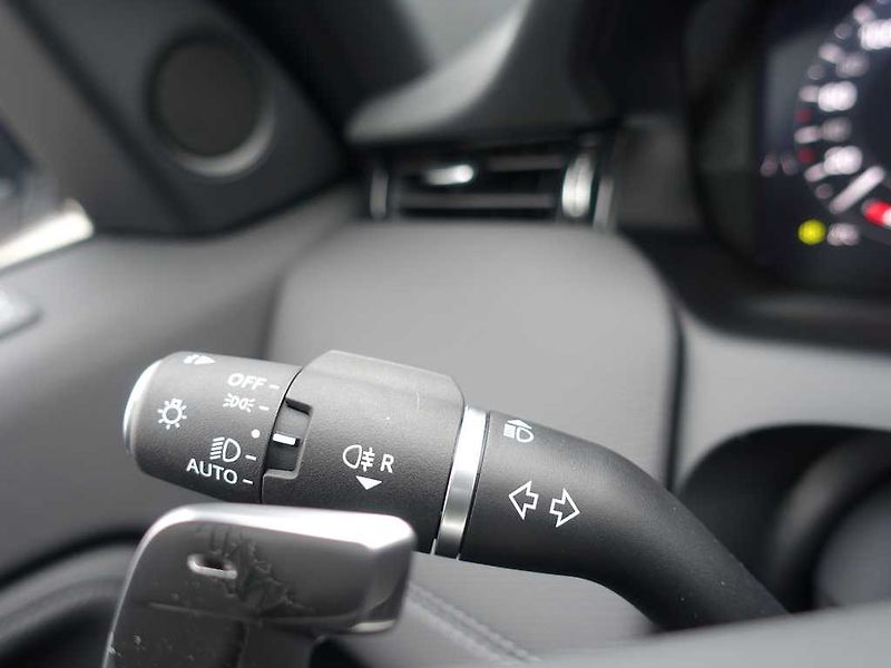 Land Rover Discovery Sport 1,5 R-Dynamic SE P300e - fotka 23 z 42