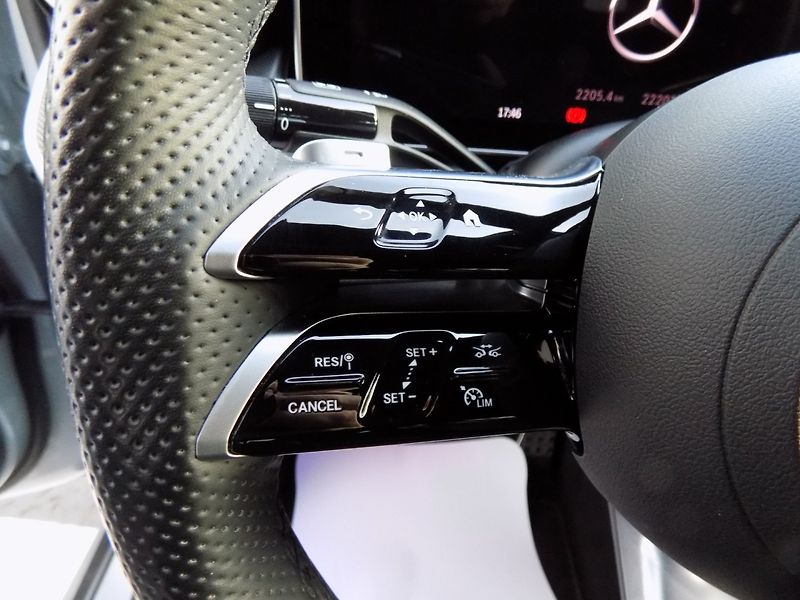 Mercedes-Benz GLC (2024) 300e/AMG/4Matic/DPH/LED/ - fotka 27 z 50