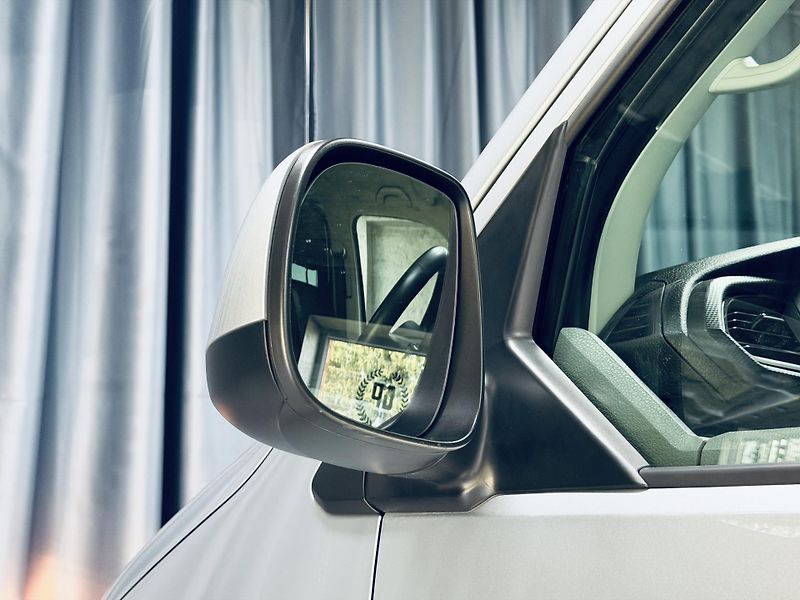 Volkswagen Transporter (2023) 6.1*BULLI*LONG*DSG*TDI - fotka 10 z 37