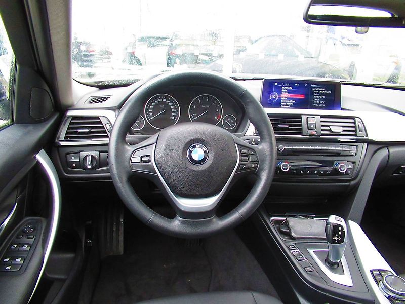 BMW Řada 3 (2013) 330d 190KW xDrive! - fotka 14 z 26