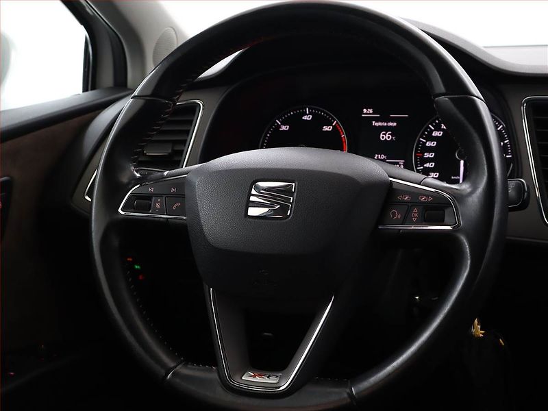 Seat Leon (2015) X-Perience 2.0 TDI, 4X4 - fotka 12 z 17