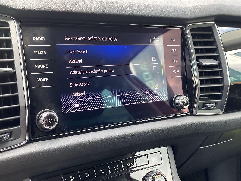 Škoda Kodiaq (2020) 2.0 TDI 4x4 DSG L&K - fotka 22 z 46