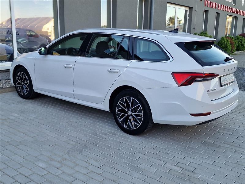 Škoda Octavia 2.0 TDI Style Combi,ČR,1.Maj. - fotka 7 z 49