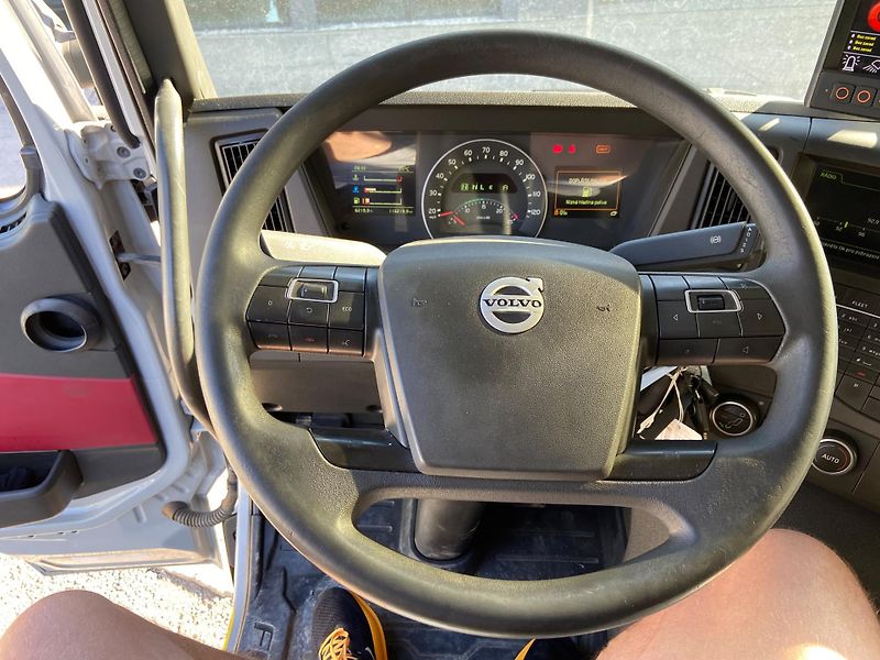 Volvo FM (2018) 330, 6x2, Euro 6, komunal - fotka 13 z 20